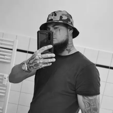 OnlyFans account  martenwild avatar 1