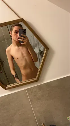 OnlyFans cuenta british.twink avatar 1