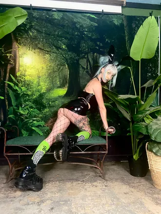 OnlyFans account  coralcarnival header 2