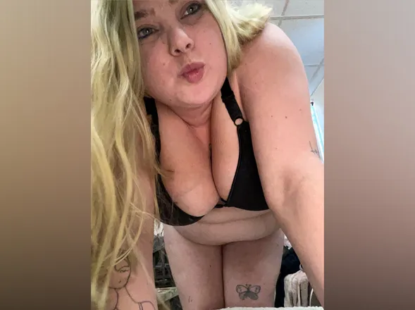 OnlyFans cuenta cutiewithbigboobies header 2