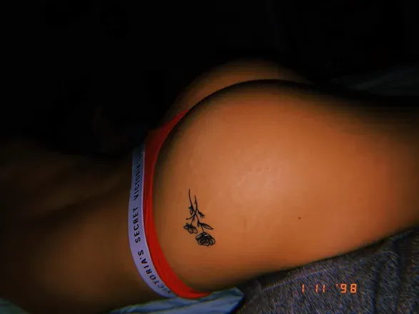 OnlyFans account  mariecaplot header 2