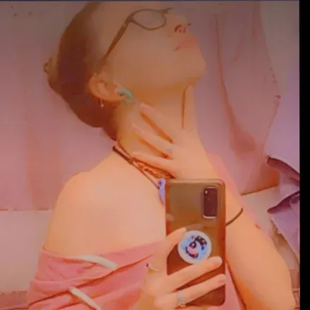 OnlyFans account  smoked_peaches avatar 1