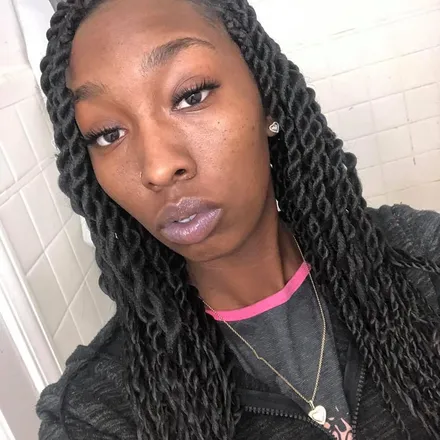 OnlyFans cuenta hersheychocolate_kisses header 2
