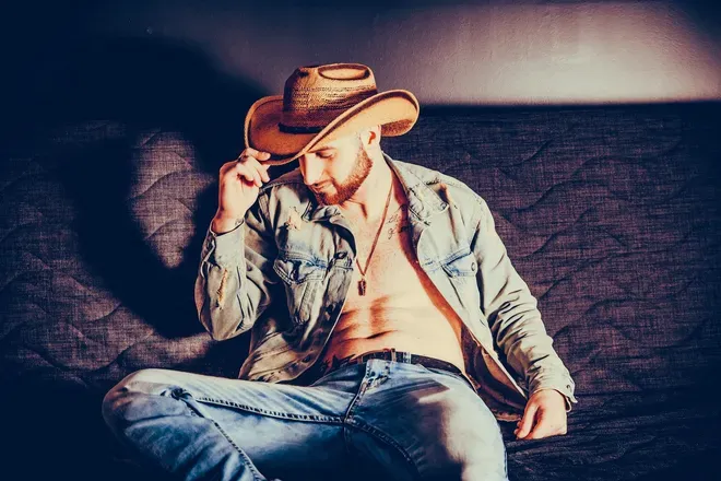 OnlyFans cuenta mathisredd header 2