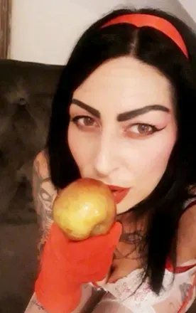 OnlyFans account  lenalilith avatar 1