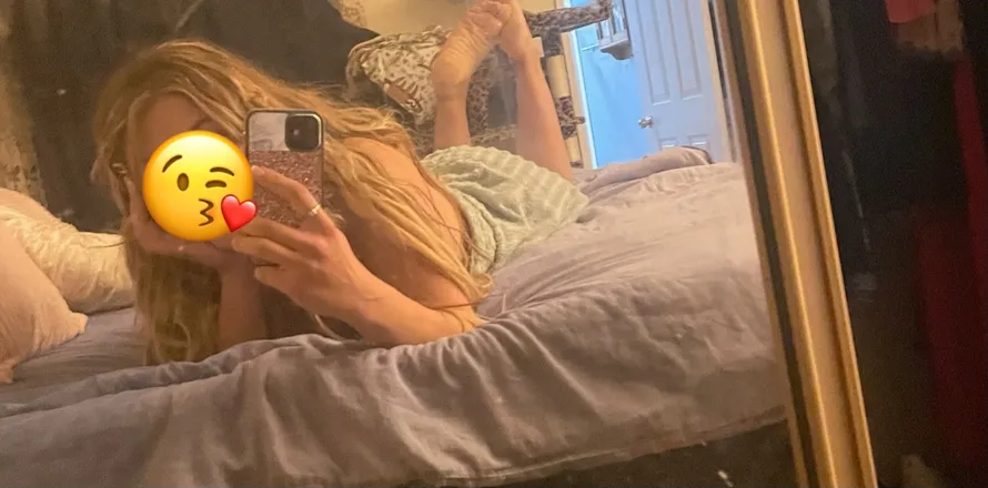 OnlyFans account  xxxscarlettx header 2