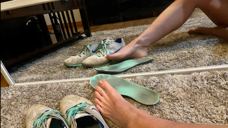 OnlyFans cuenta hard.working.feet header 2