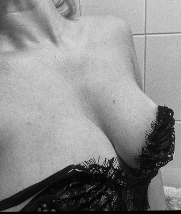 OnlyFans cuenta lovelyfet header 2