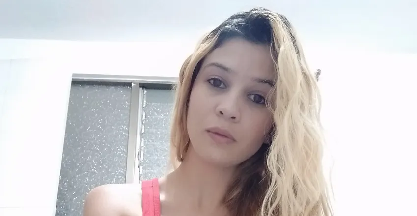 OnlyFans cuenta emilia_farah header 2