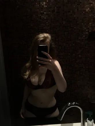 OnlyFans cuenta agatharo avatar 1
