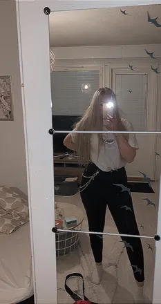 OnlyFans cuenta prettyevelinea header 2