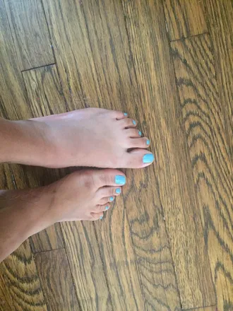 OnlyFans account  shanniekissesxoxo header 2