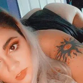 OnlyFans account  thixynixie avatar 1