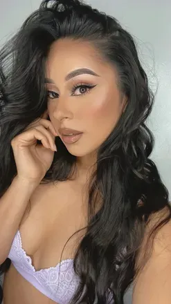 OnlyFans account  lovelybrunette77 avatar 1