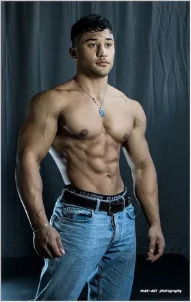 OnlyFans cuenta momophysique avatar 1