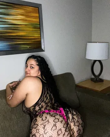 OnlyFans account  urstrlyitalee avatar 1