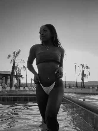 OnlyFans cuenta therealcocobarbie header 2