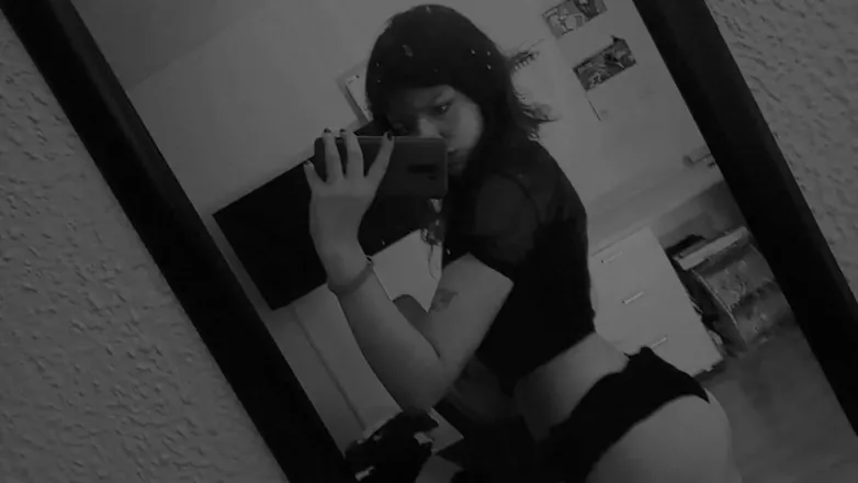 OnlyFans cuenta avril_3 header 2