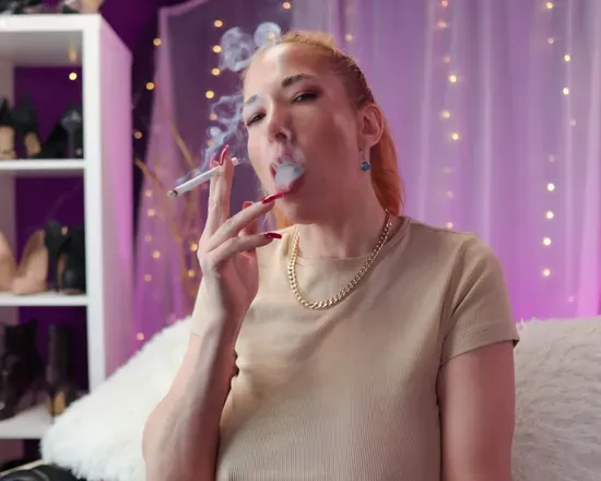 OnlyFans cuenta missevesmoking avatar 1