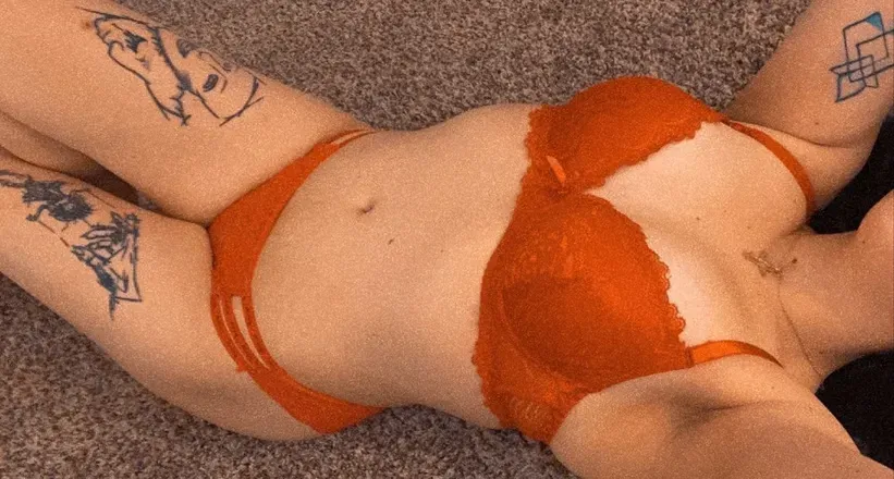 OnlyFans cuenta suhweetie header 2