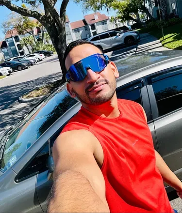 OnlyFans cuenta ale_xand1995 avatar 1