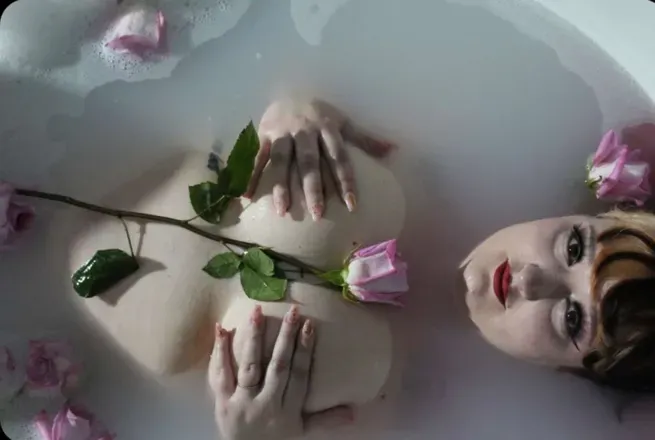 OnlyFans cuenta holily_reverie header 2