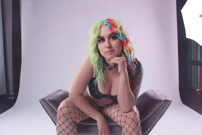 OnlyFans cuenta egirldre header 2