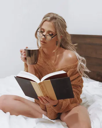 OnlyFans cuenta missmeuntilyoukissmeee header 2