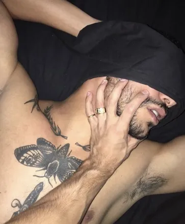 OnlyFans cuenta redfield001 header 1