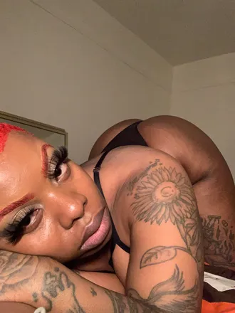 OnlyFans cuenta muvamay_i header 2