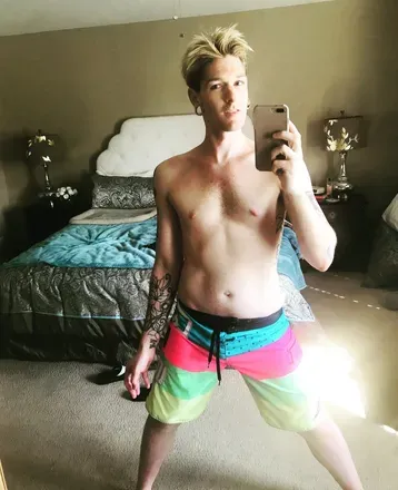 OnlyFans cuenta theolfficialblondieboi avatar 1
