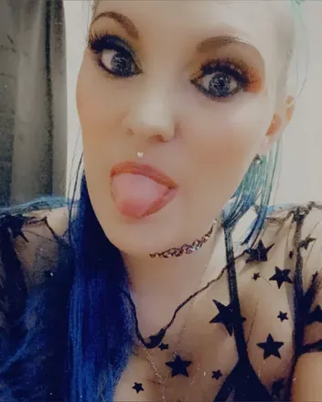 OnlyFans account  scarletsally avatar 1