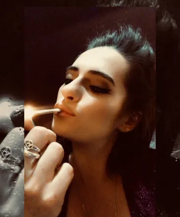 OnlyFans account  thetruedoubledutchess header 2