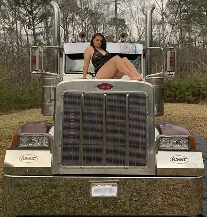 OnlyFans cuenta trucker_gurl30 avatar 1