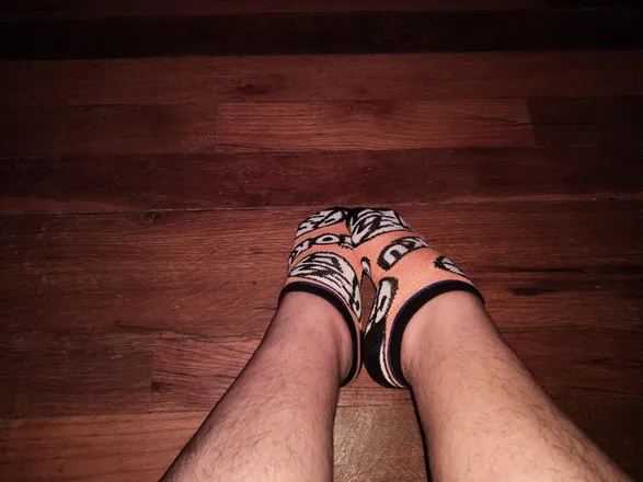 OnlyFans cuenta funwthsmallfeet header 2