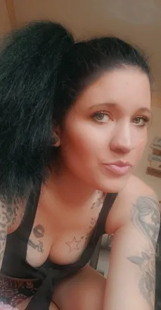 OnlyFans cuenta tattooedlove29 header 2