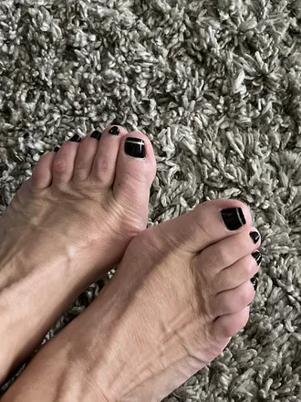 OnlyFans cuenta frisky-firey-red header 2