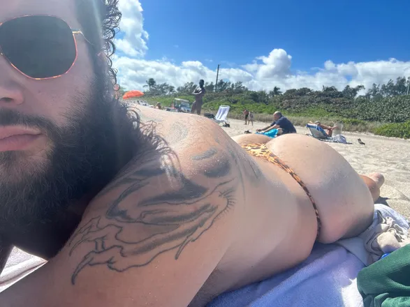 OnlyFans cuenta cheeksfordaze header 2