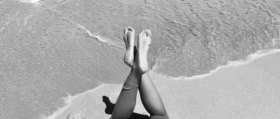 OnlyFans cuenta naughtyfeetxx header 2