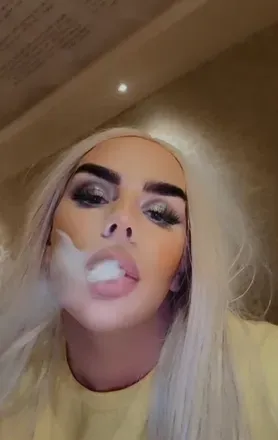 OnlyFans cuenta nell_heart header 2