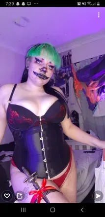 OnlyFans account  friednugglet avatar 1