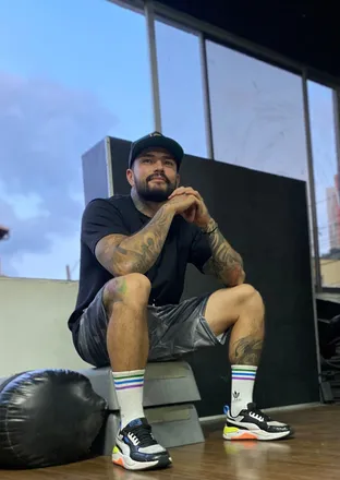 OnlyFans cuenta santiagotinez header 2