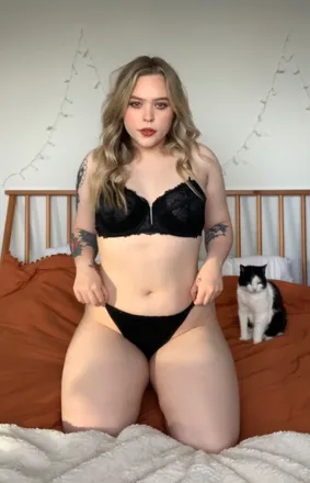 OnlyFans cuenta srslyheidi header 2