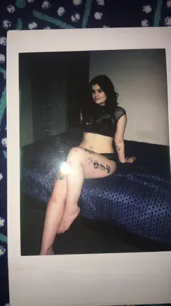 OnlyFans cuenta rvrezoey header 2