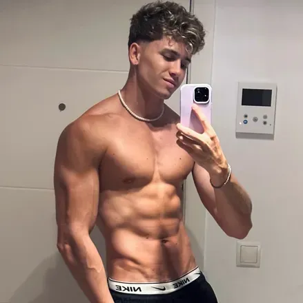 OnlyFans account  its.maksim avatar 1