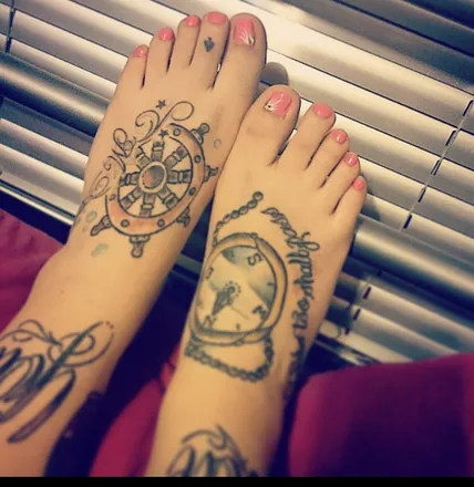 OnlyFans cuenta tattoofootfetish header 2