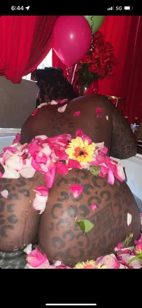 OnlyFans cuenta sarabiwaters header 2