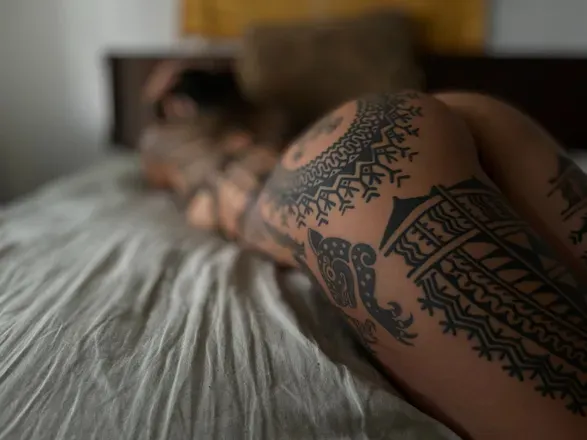 OnlyFans cuenta flowershadows header 2