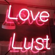 OnlyFans cuenta krisslewis69 header 2