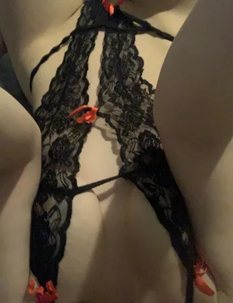 OnlyFans cuenta laylacharms header 2